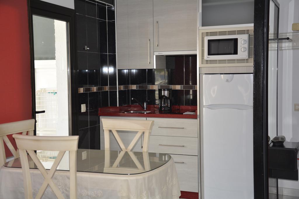 Apartamentos Mediterraneo Marbella Bagian luar foto