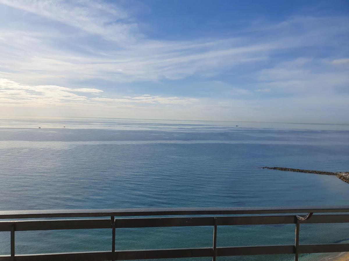 Apartamentos Mediterraneo Marbella Bagian luar foto